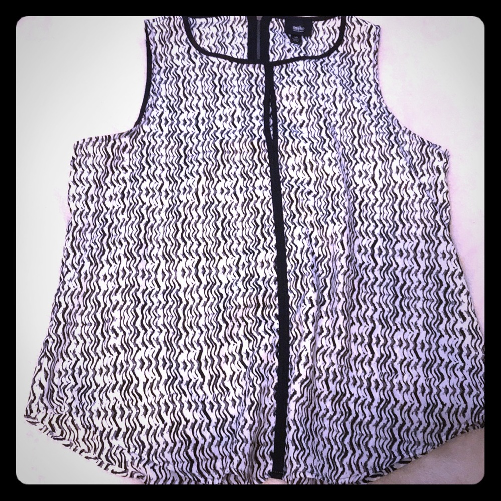 Sleeveless blouse